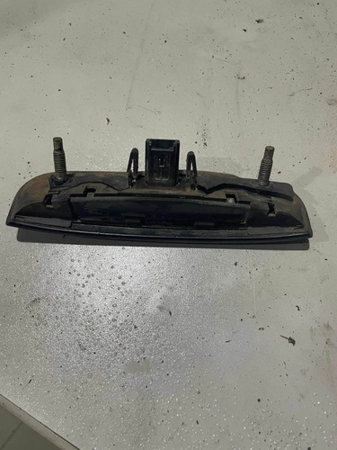 Moldura Fechadura Porta Malas Traseira C4 Pallas - Imagem 2