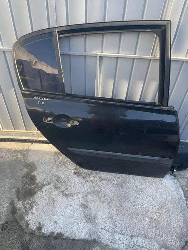 Porta Traseira Direita Renault Megane Sedan 2010 Traseira Direito Preto