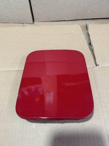 Tampa Externa Tanque De Combustível Nissan Tiida Hatch Vermelho