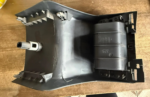 Acabamento Console Tras Peugeot 3008 2011 A 2016 - Imagem 2