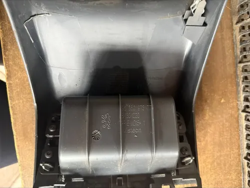 Acabamento Console Tras Peugeot 3008 2011 A 2016 - Imagem 5