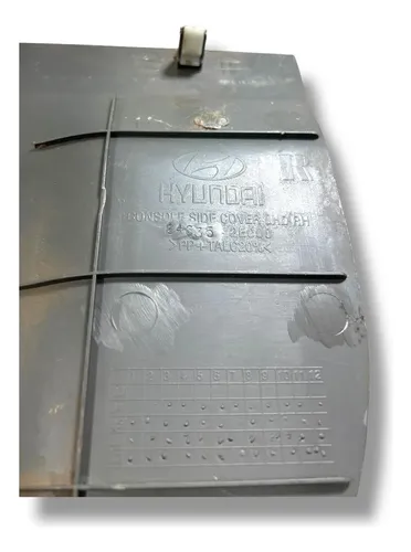 Acabamento Inferior Console L/dir Hyundai Tucson 2005 A 2015 - Imagem 11