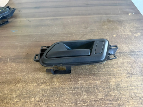 Maçaneta Interna Esquerda Amarok 2010 2011 2026 2h0837114c Preto Dianteira/traseira