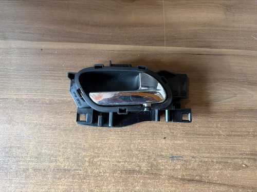 Maçaneta Interna Diant/tras Direita Peugeot 3008 11/15 Preto Dianteira