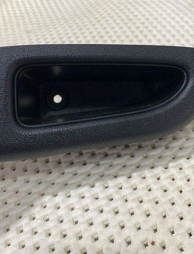 Moldura Puxador Porta T/e Nissan March 2012/2020 Original Preto