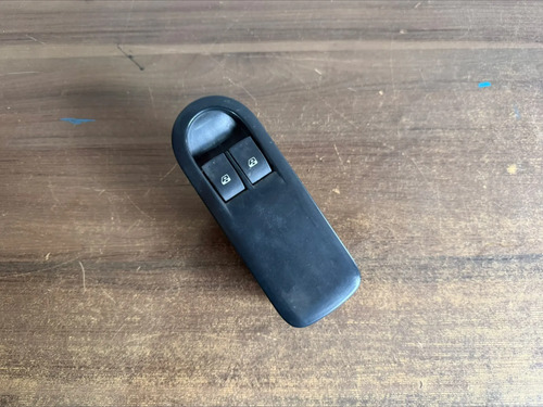 Botão Vidro Dianteiro Esquerdo Duplo Renault Duster Sandero