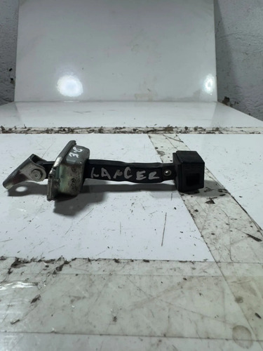 Limitador Porta Diant Esquerda Mitsubishi Lancer 2011 A 2019