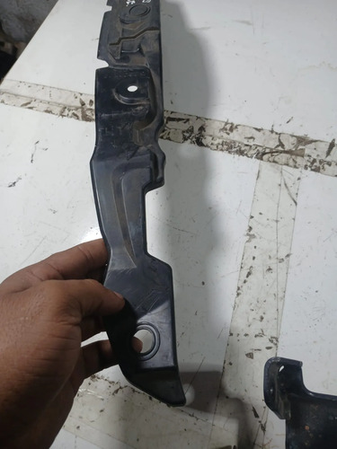 Suporte Defletor Paralama Mitsubishi Lancer 11 A 19 Esquerdo Preto - Imagem 3