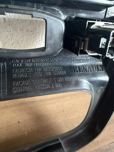 Moldura Central Painel Duster 2012 A 2015 Original Preto - Imagem 4