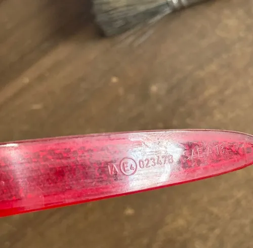 Refletor Olho Gato Mercedes Cla 250 2022 Vermelho - Imagem 5