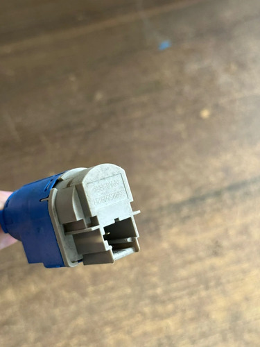 Interruptor De Pedal Embreagem Sandero Logan  253255192r - Imagem 4