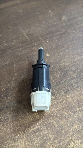 Interruptor Luz Freio Kwid Logan Duster Sandero Master - Imagem 2