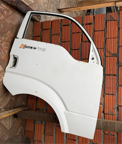Porta Dianteira Direita Kia Bongo 2012 Dianteira Direito Branca