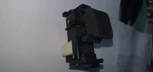 Interruptor Vidro Toyota Etios Dianteiro Direito - Imagem 1