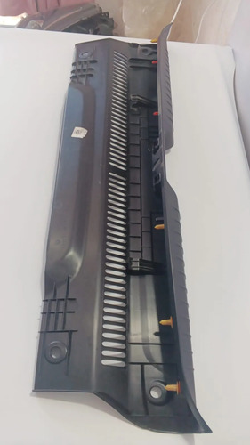 Moldura Tampa Porta Malas Fiat Argo Preto - Imagem 2