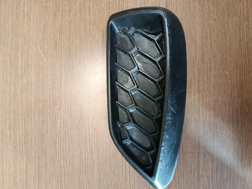 Moldura Esquerd Parachoque Fiat Argo 2018 19 21 22 Detalhes Preta Plástico