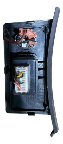 Moldura Tomada 12v Kia Cerato 2012 84621-1m000 (usado) - Imagem 2