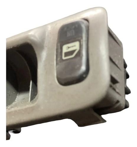 Botão Comando Vidro Toyota Yares - Imagem 3