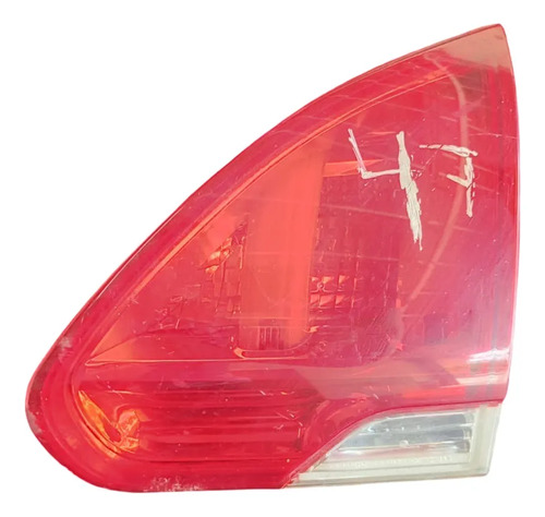Lanterna Tampa  Lado Direito Peugeot 2008 2018/2020 Direito/passageiro Vermelho - Imagem 1
