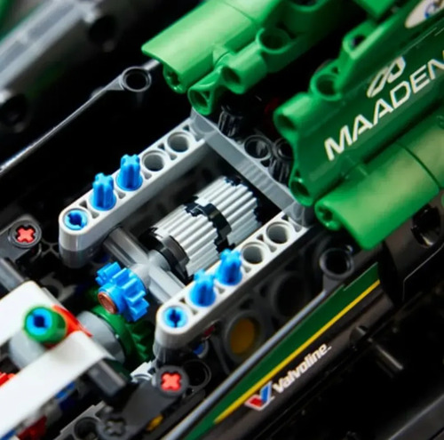 Blocos De Montar F1 Aston Martin Amr25 Escala 1:8 1547 Peças - Imagem 4