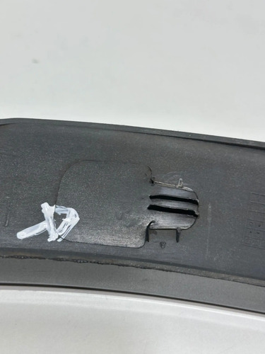 Aplique Paralama Traseiro Direito Gm Classic 2011 Detalhe - Imagem 5