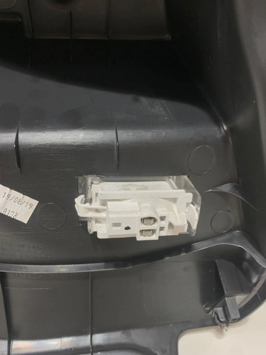 Acabamento Suporte Bagagito Lado Direito Nissan March 2018 - Imagem 4