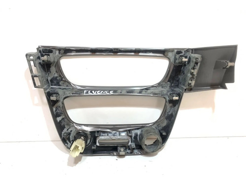 Moldura Painel Rádio Renault Fluence 2010 2013 Detalhe Cinza - Imagem 3
