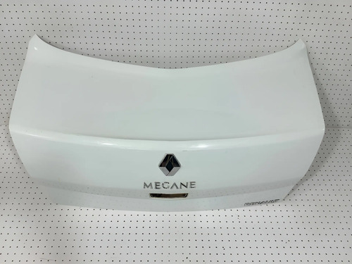 Tampa Traseira Porta Malas Megane Sedan 2006 A 2013 Detalhe