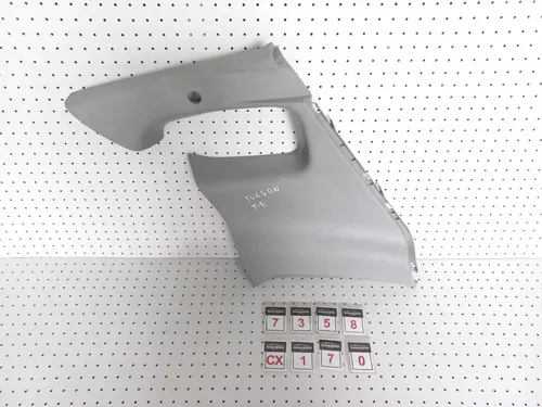 Acabamento Coluna Traseira Esquerda Hyundai Tucson 2006 2015 - Imagem 4