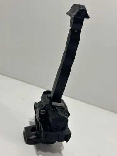 Limitador Porta Traseira Esquerda Vw Virtus 2018 Usado Orig - Imagem 2