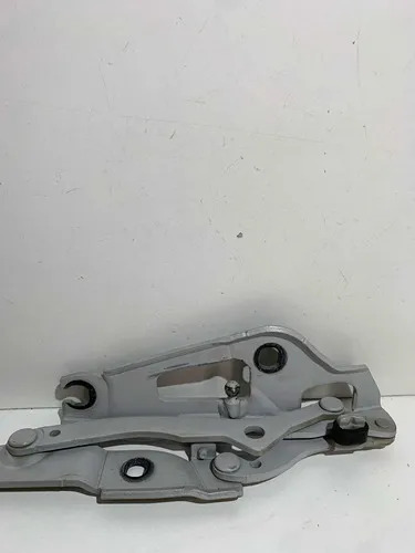 Dobradiça Esquerda Tampa Traseira Bmw 320i 2006 - 2012