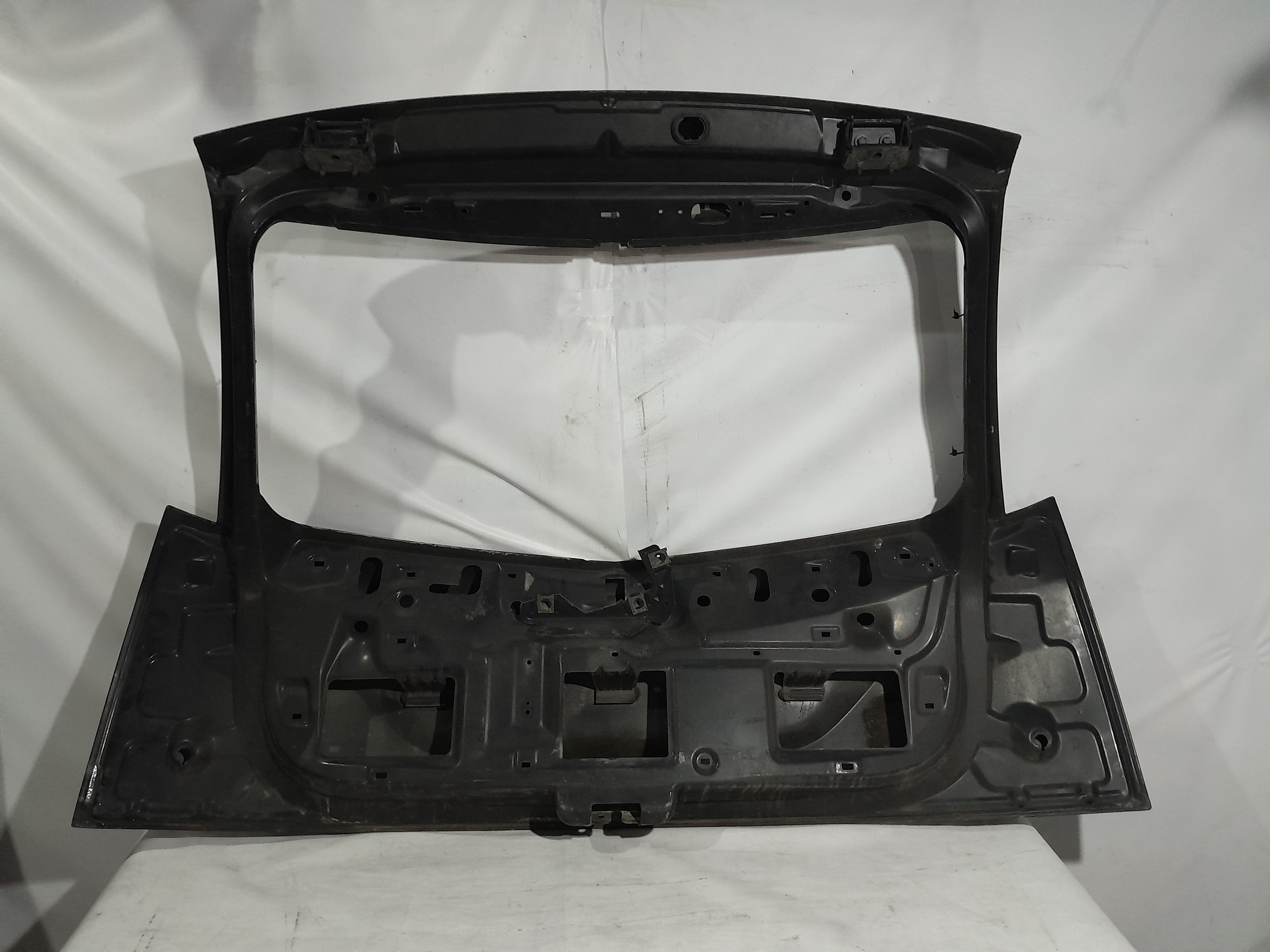 TAMPA TRASEIRA  FOCUS HATCH 2002/2005 (PRETA) - Imagem 5