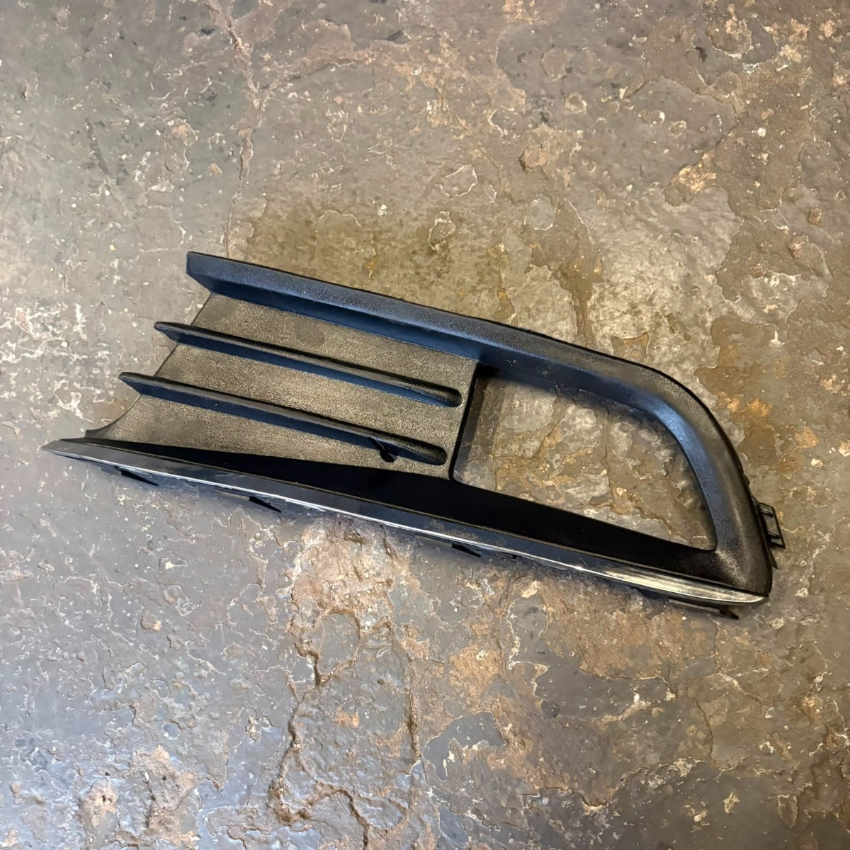 Moldura Farol Milha Volkswagen Gol G6 2012 Ate 2016 - Imagem 3