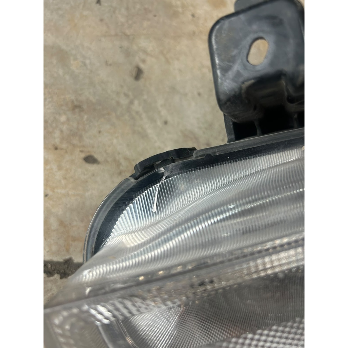 Farol de Milha Lado Direito Hyundai Creta (original usada) - Imagem 4