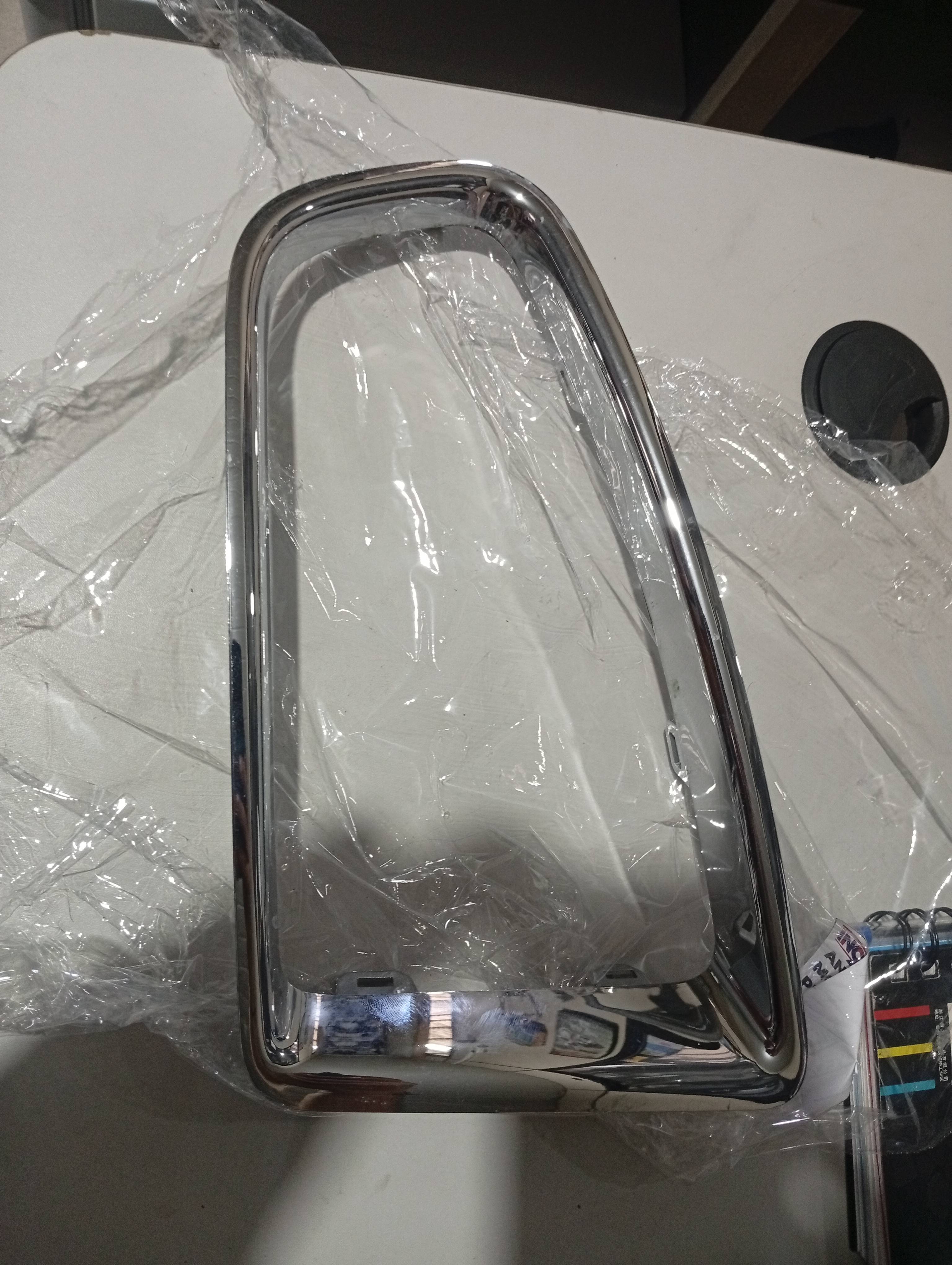 Moldura Farol Milha Esquerdo Renault Sandero 2012-2013