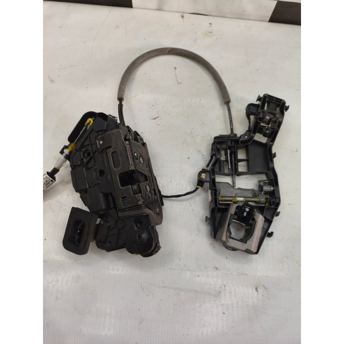 Fechadura Porta Dianteira Esquerda Vw Tiguan 18/24 5Nn837015 - Imagem 6