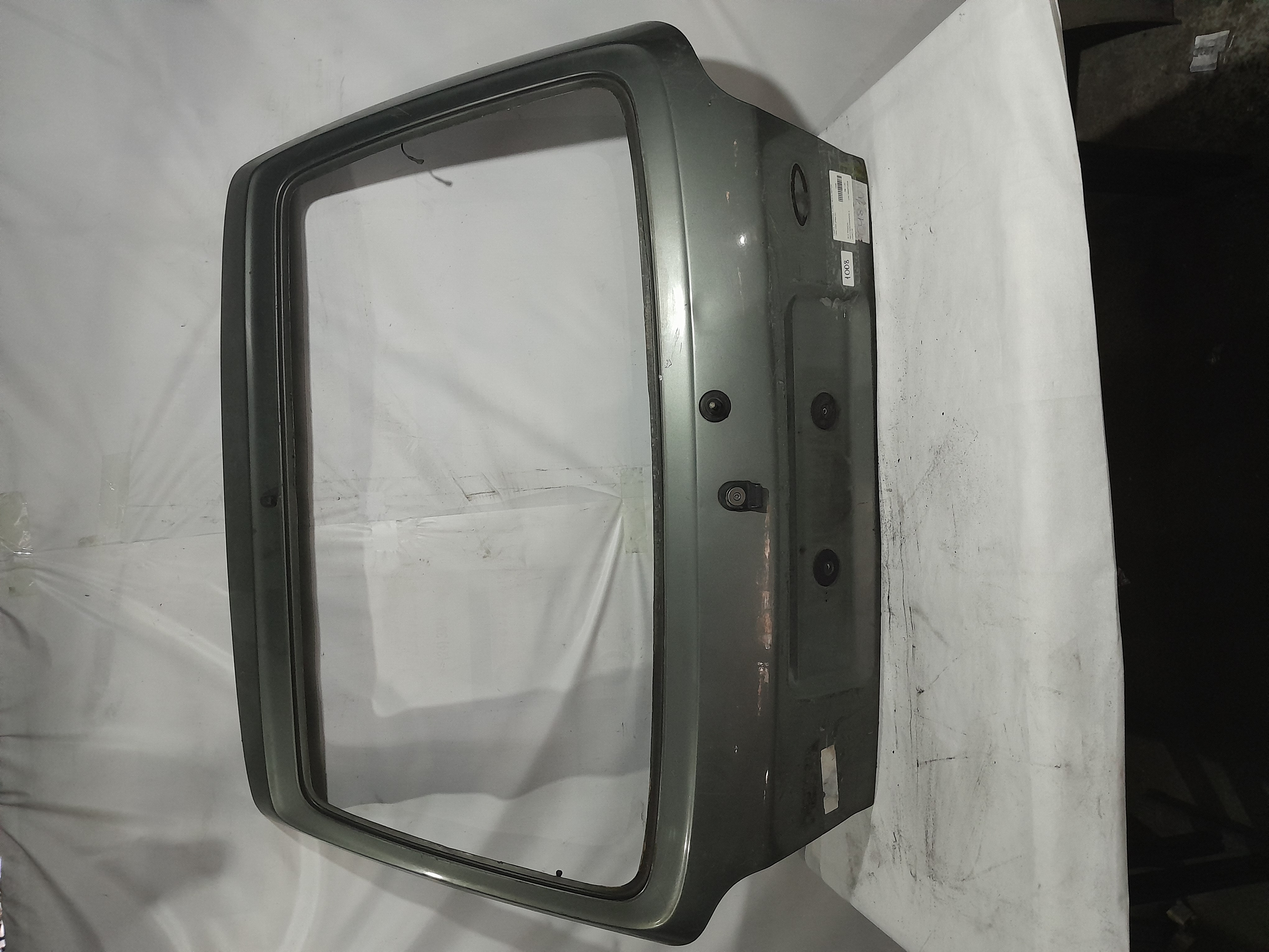TAMPA TRASEIRA  FIESTA HATCH 1994/1995 (PRATA)