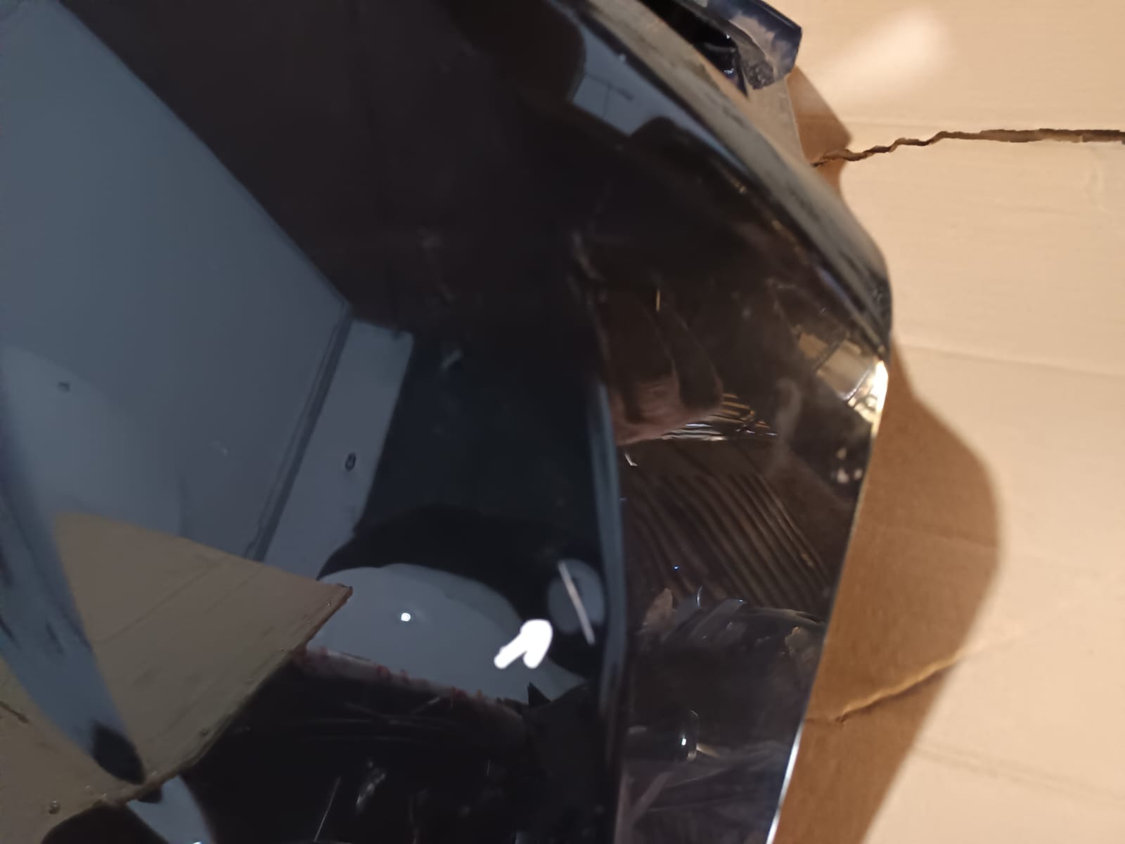 Tampa Traseira Chevrolet Cruze 2019 Preto - Imagem 4