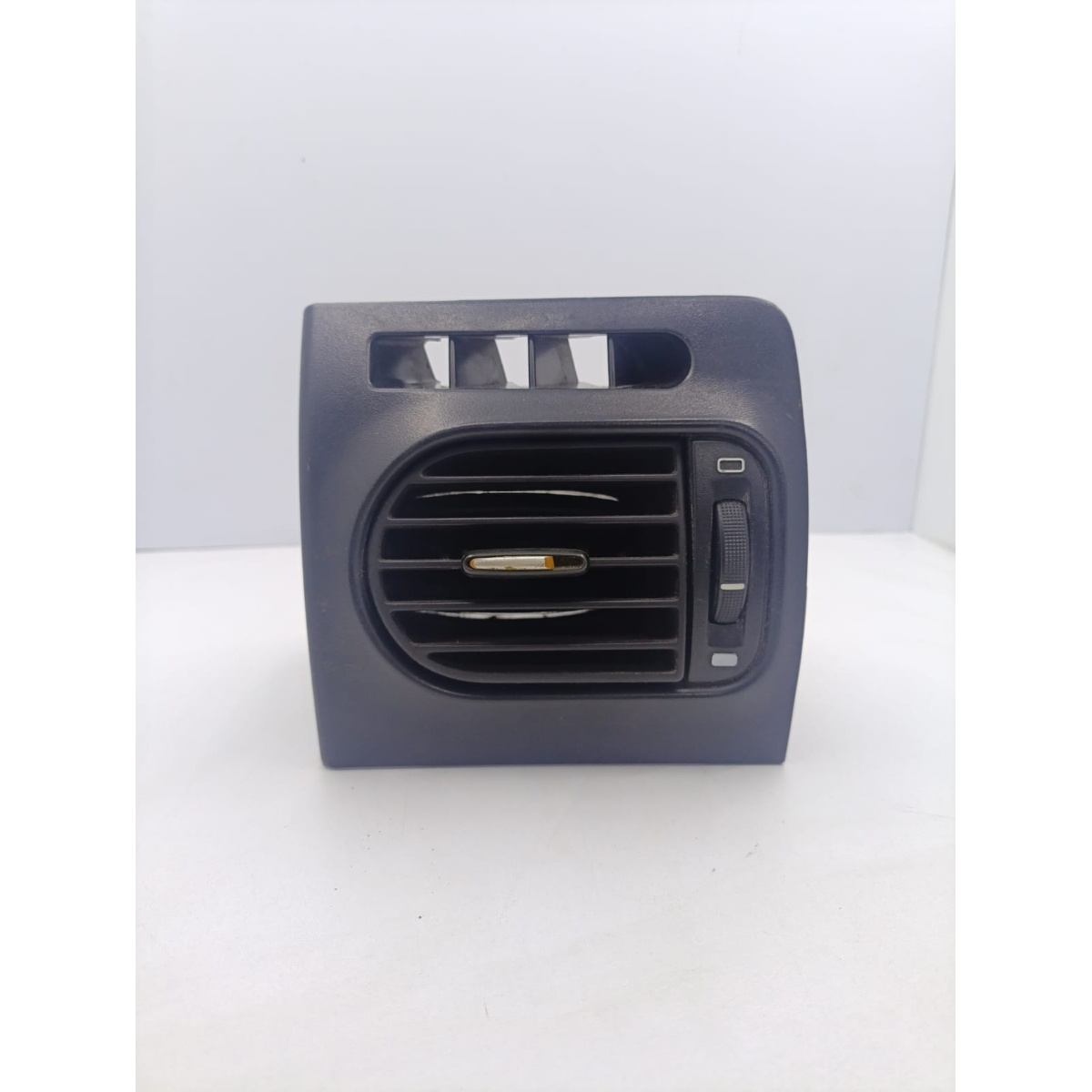 Difusor de Ar Esquerdo Fiat Palio Strada 1781838 - Imagem 1