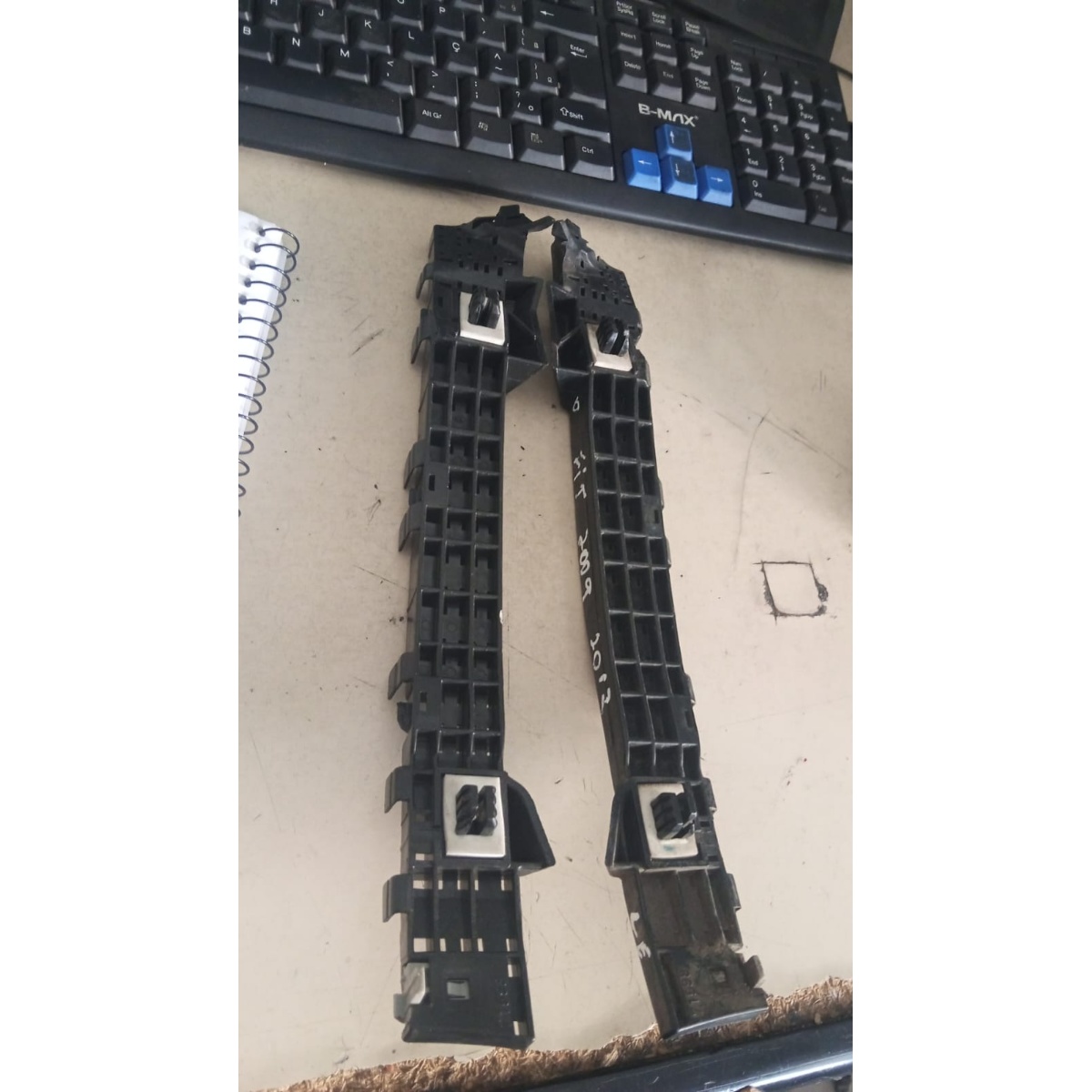 Par Guia Parachoque Traseiro Honda Fit 2009 A 2014 Original - Imagem 2