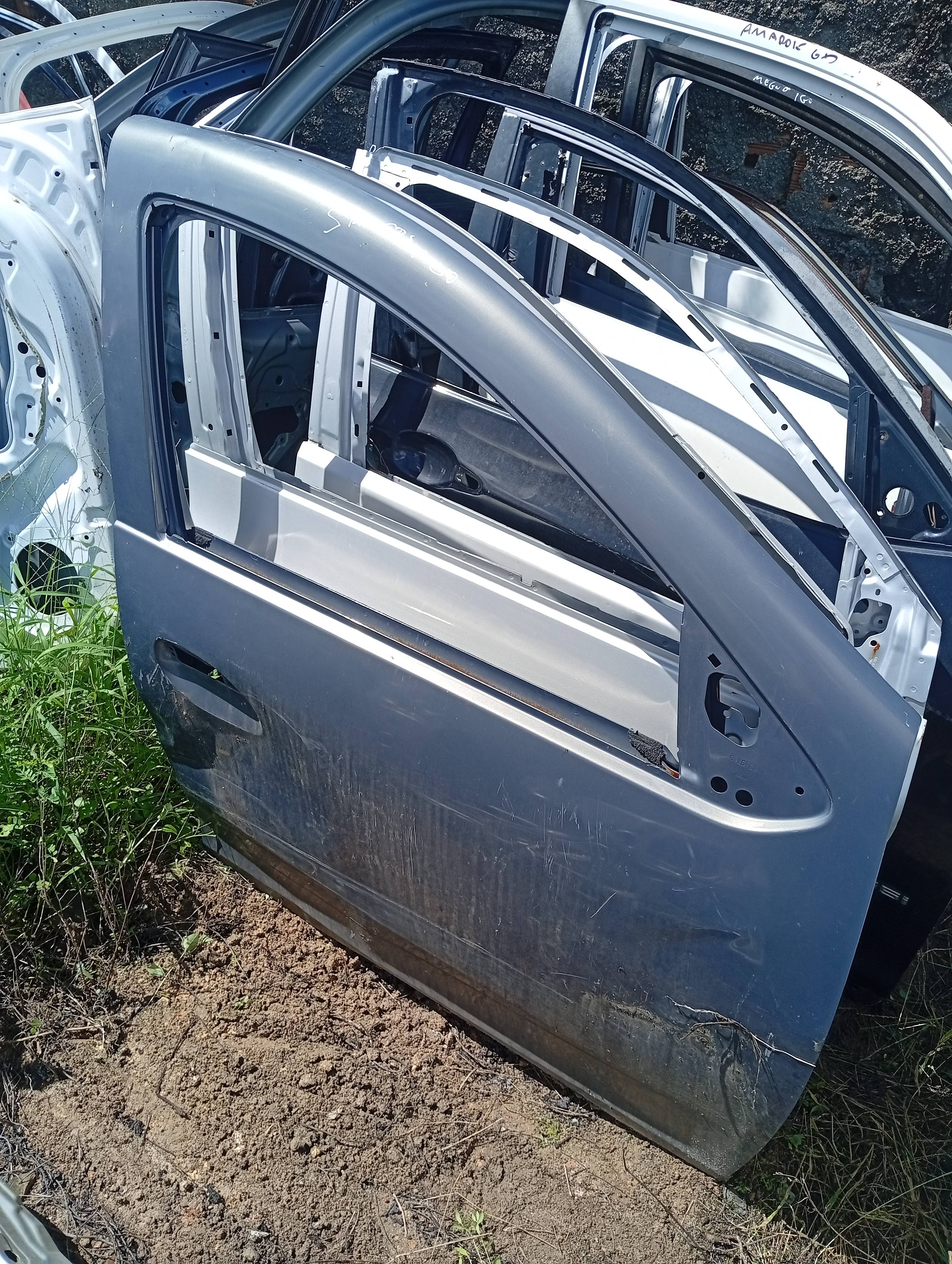 Porta Dianteira Direita Renault Sandero