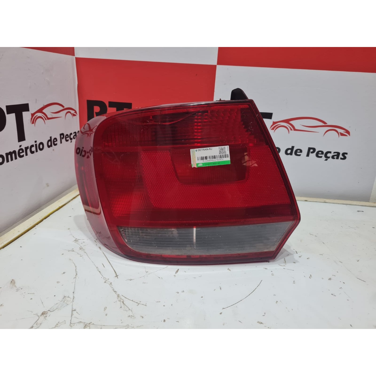 Lanterna Traseira Esquerda Vw Gol G6 13/16 COM AVARIA - Imagem 1