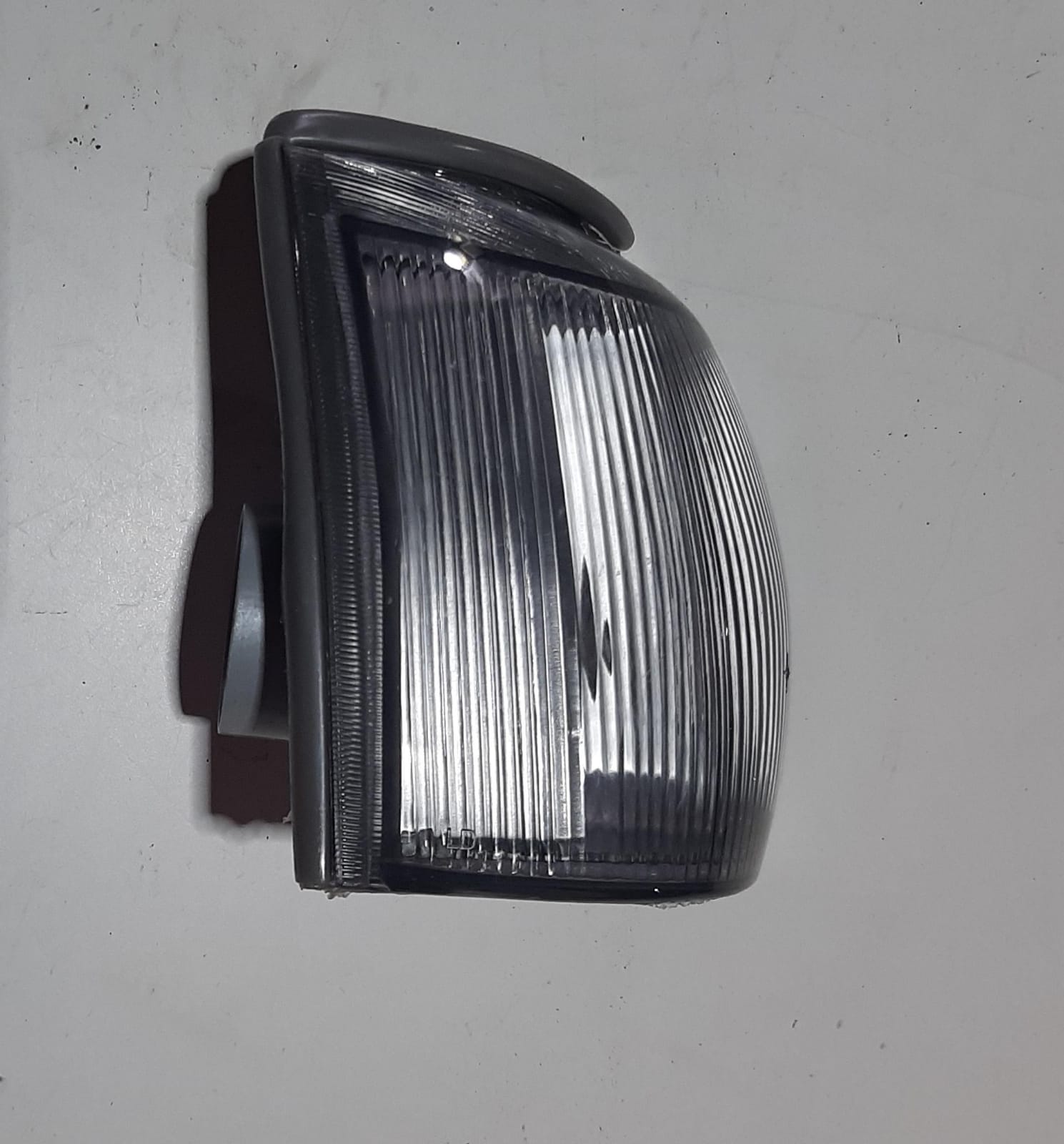 FAROL AUXILIAR DIANTEIRA UNO/ PREM /FIO 1991/2003 LADO DIREI - Imagem 2