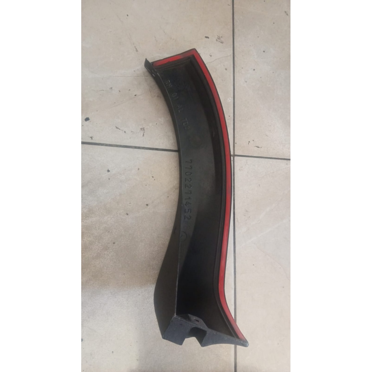 Moldura Parachoque Traseiro Direito Duster 15/19 - Imagem 2