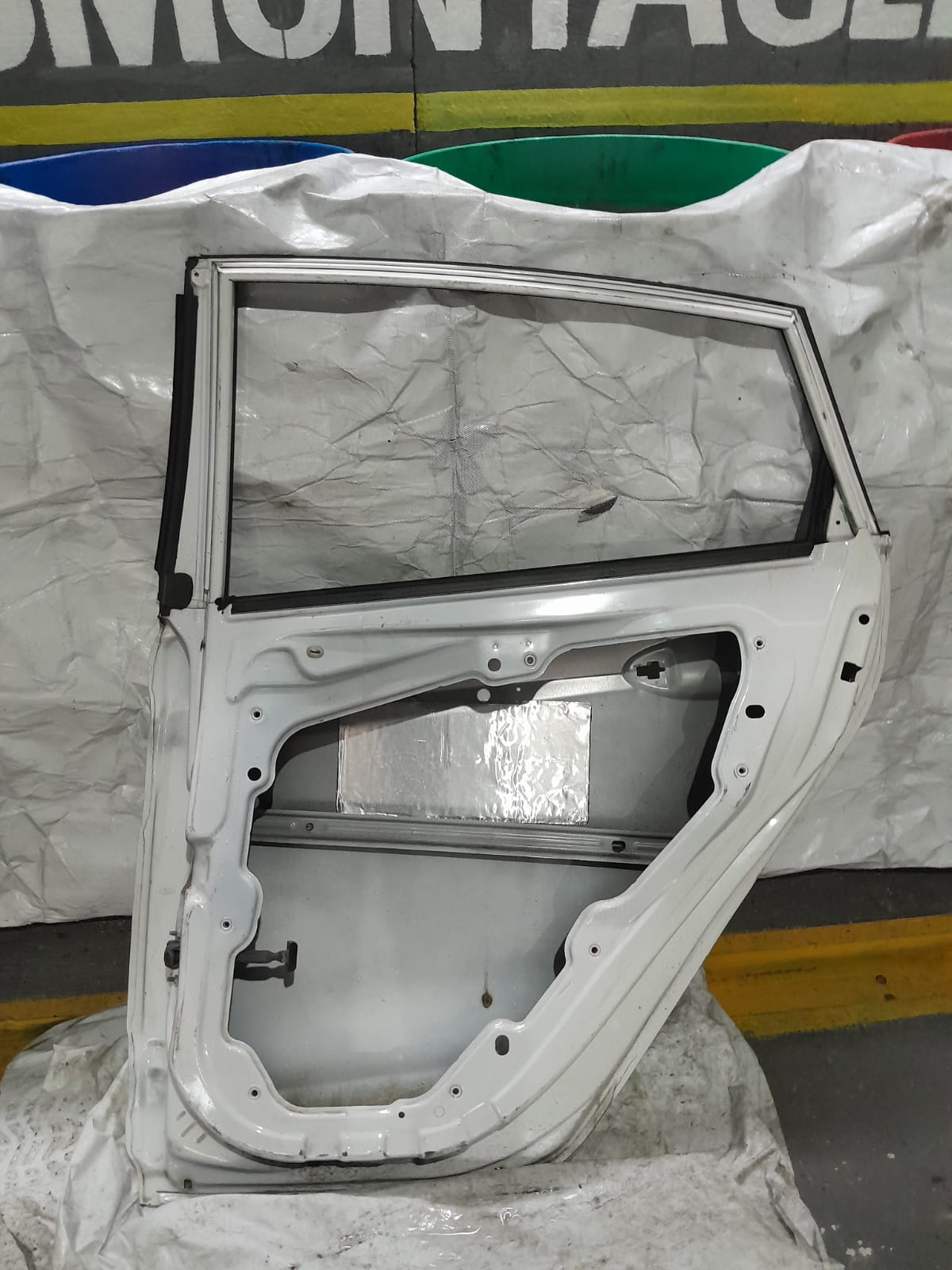 PORTA TRAS FIESTA HATCH 13/17 LD BRANCO - Imagem 2
