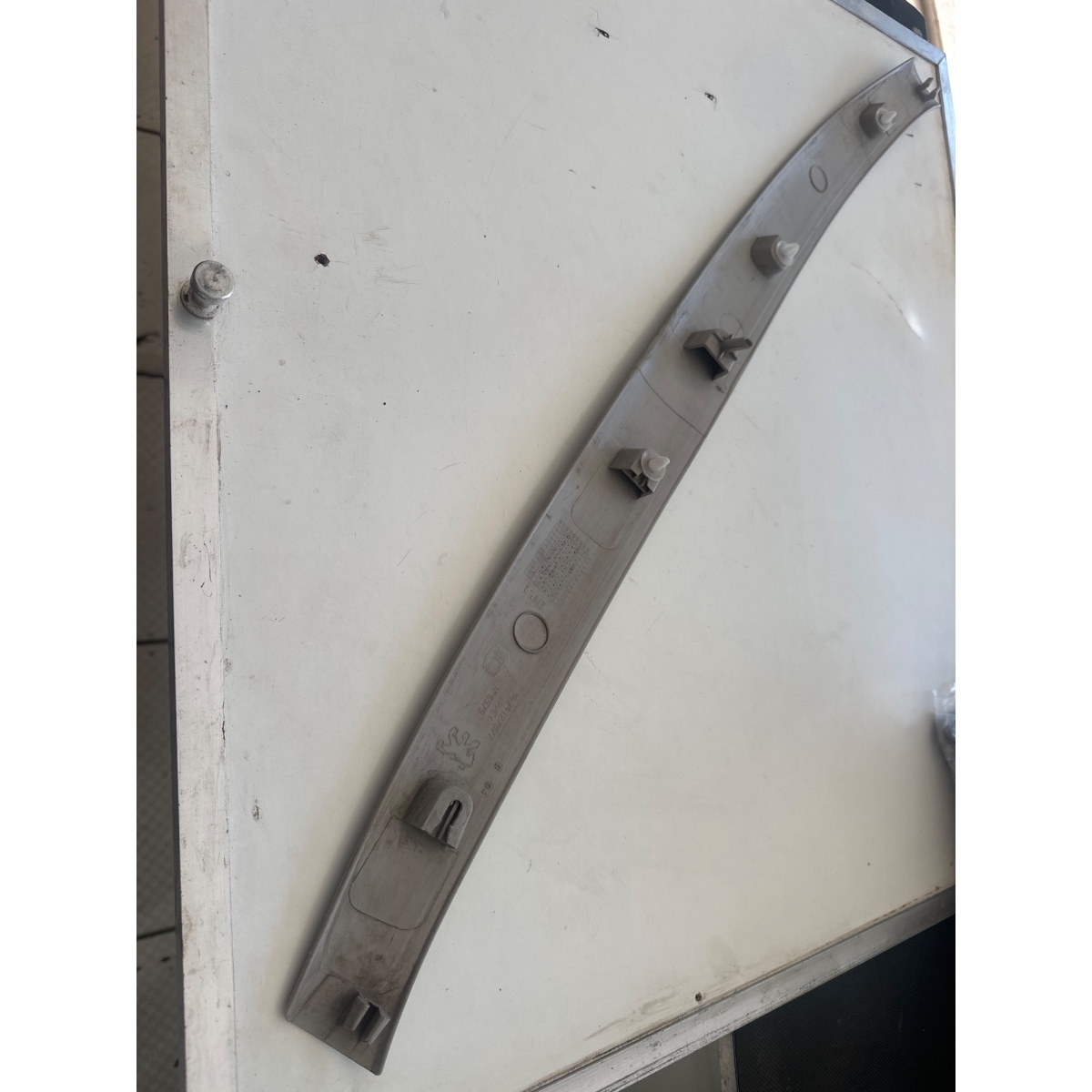 Moldura Acabamento Superior Porta Malas Peugeot 307 1.6