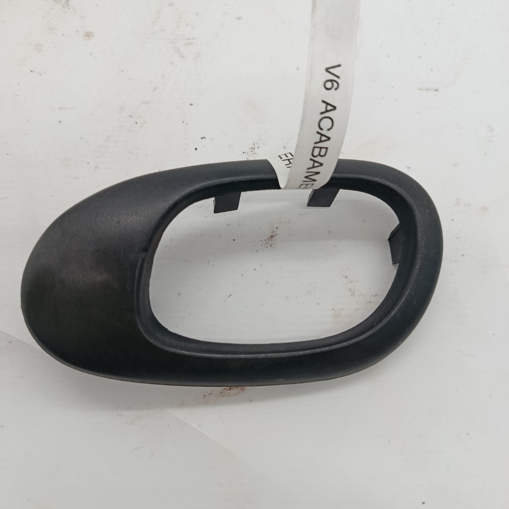 Moldura Intern Maçanet Dianteir Esquerd Peugeot 206 Sw 2005
