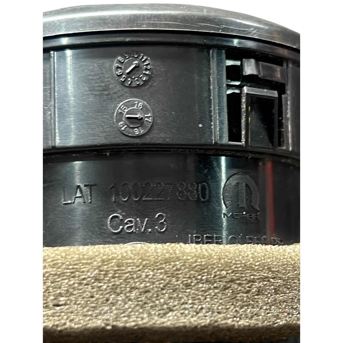 Difusor Saída De Ar Lateral Fiat Mobi Preto 100227880 - Imagem 3