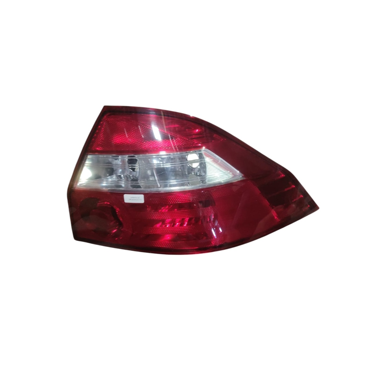 Lanterna L.d Gm Prisma 07/12 Arteb Direito/passageiro Vermelho E Cristal - Imagem 1