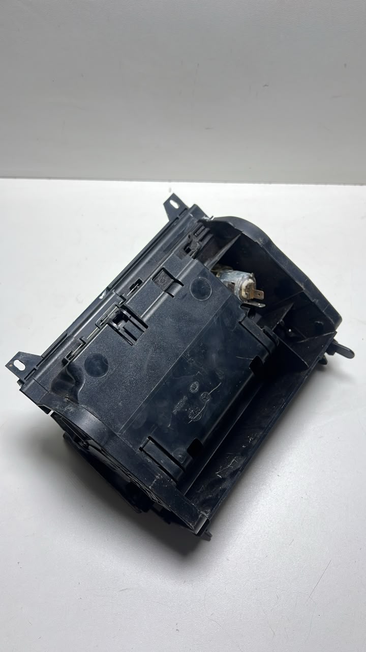 Cinzeiro Console Central Mercedes-Benz E320 1995 e 2003 - Imagem 2